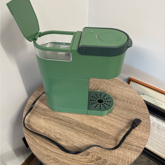 Keurig K-Mini Single Serve K-Cup Pod Coffee Maker, forest green, barely used - Picture 4 of 5